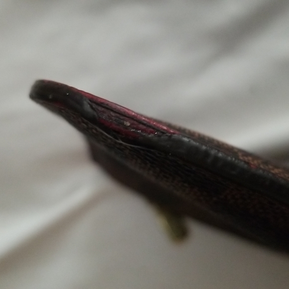 Louis Vuitton Damier Wristlet - Picture 16 of 16